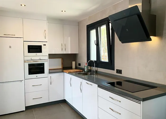 Wonderful House By The Sea Villa *