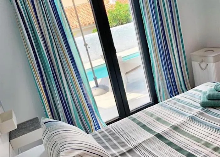 Wonderful House By The Sea