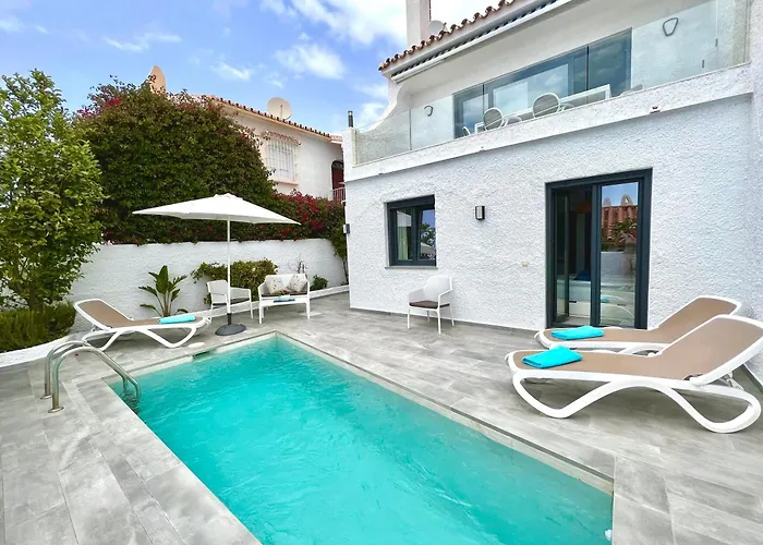 Wonderful House By The Sea Villa *