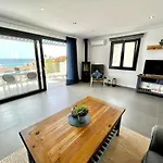 Villa Wonderful House By The Sea *