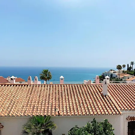 Wonderful House By The Sea Vila