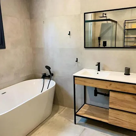 Wonderful House By The Sea Villa *