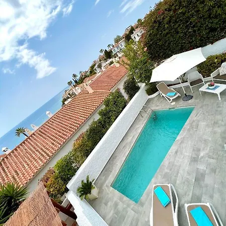 Wonderful House By The Sea *