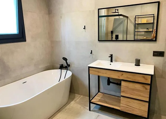 Wonderful House By The Sea Villa *